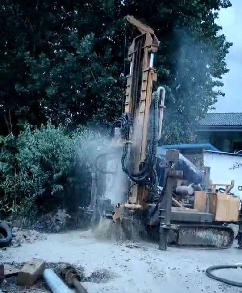 明光钻岩石井